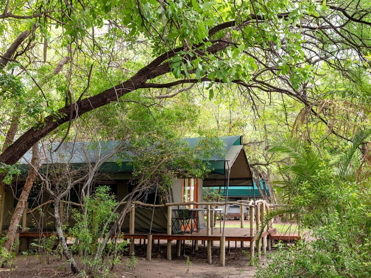 Ndhovu Safari Lodge Mahango Екстер'єр фото